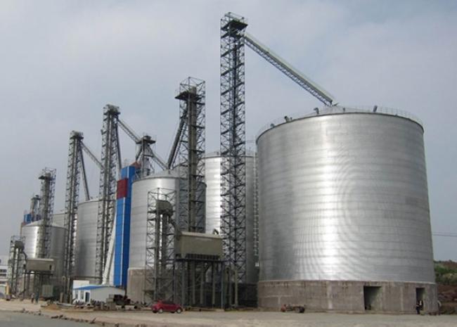 银州大型钢板库构造参数及水泥储存质量